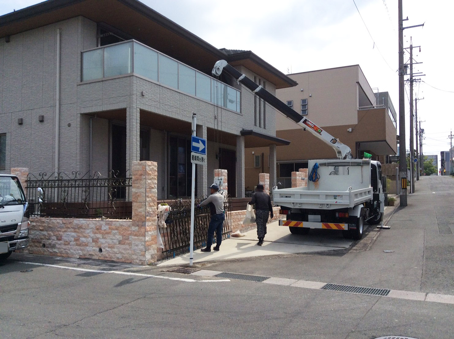 鋳物フェンスの取付け｜浜松市の外構・エクステリア専門店 まろうど