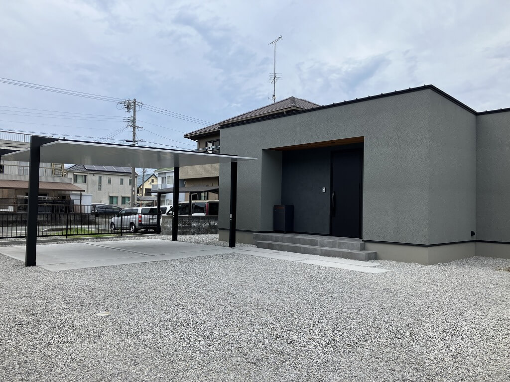 モノトーンのスタイリッシュな新築外構です。｜浜松市の外構・エクステリア専門店 まろうど