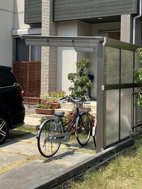 優秀サイクルポート！サイドパネルがついて横からの雨も風もシャットアウト！｜浜松市の外構・エクステリア専門店 まろうど